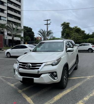 TOYOTA HILUX SW4 2.8 SRX 4X4 16V TURBO INTERCOOLER DIESEL 4P AUTOMÁTICO